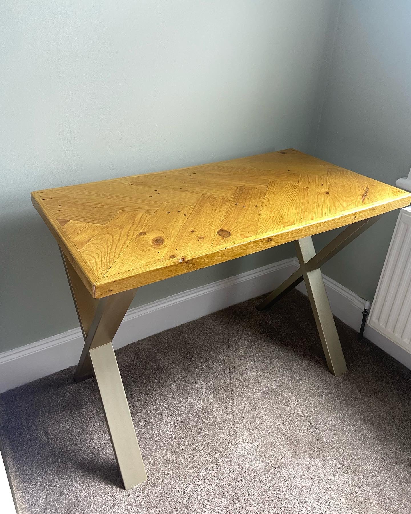 Reclaimed Wood Desk – Herringbone Top & Industrial Metal Legs | Made to order