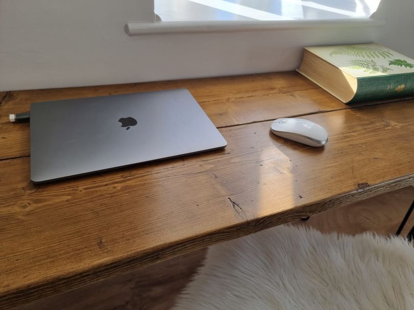Handmade L-shaped corner desk with reclaimed scaffold board top and industrial metal legs – customisable layout with left or right return.