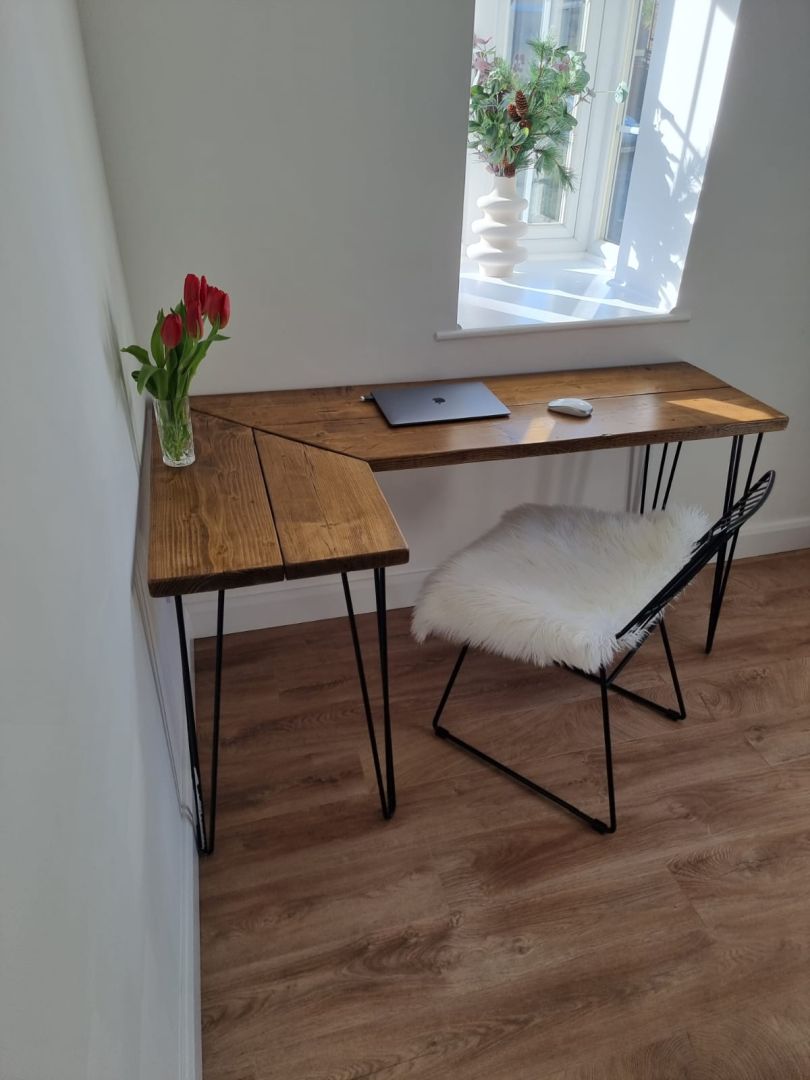 Handmade L-shaped corner desk with reclaimed scaffold board top and industrial metal legs – customisable layout with left or right return.